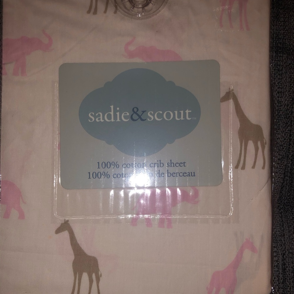 Pink Giraffe fitted crib sheet NEW